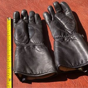 Men’s black leather riding gloves.